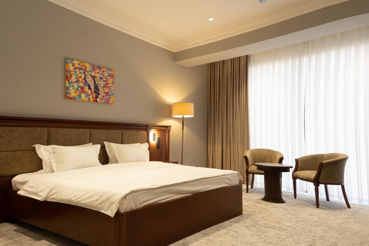 Mir Luxe Plaza Hotel Tashkent Exterior photo