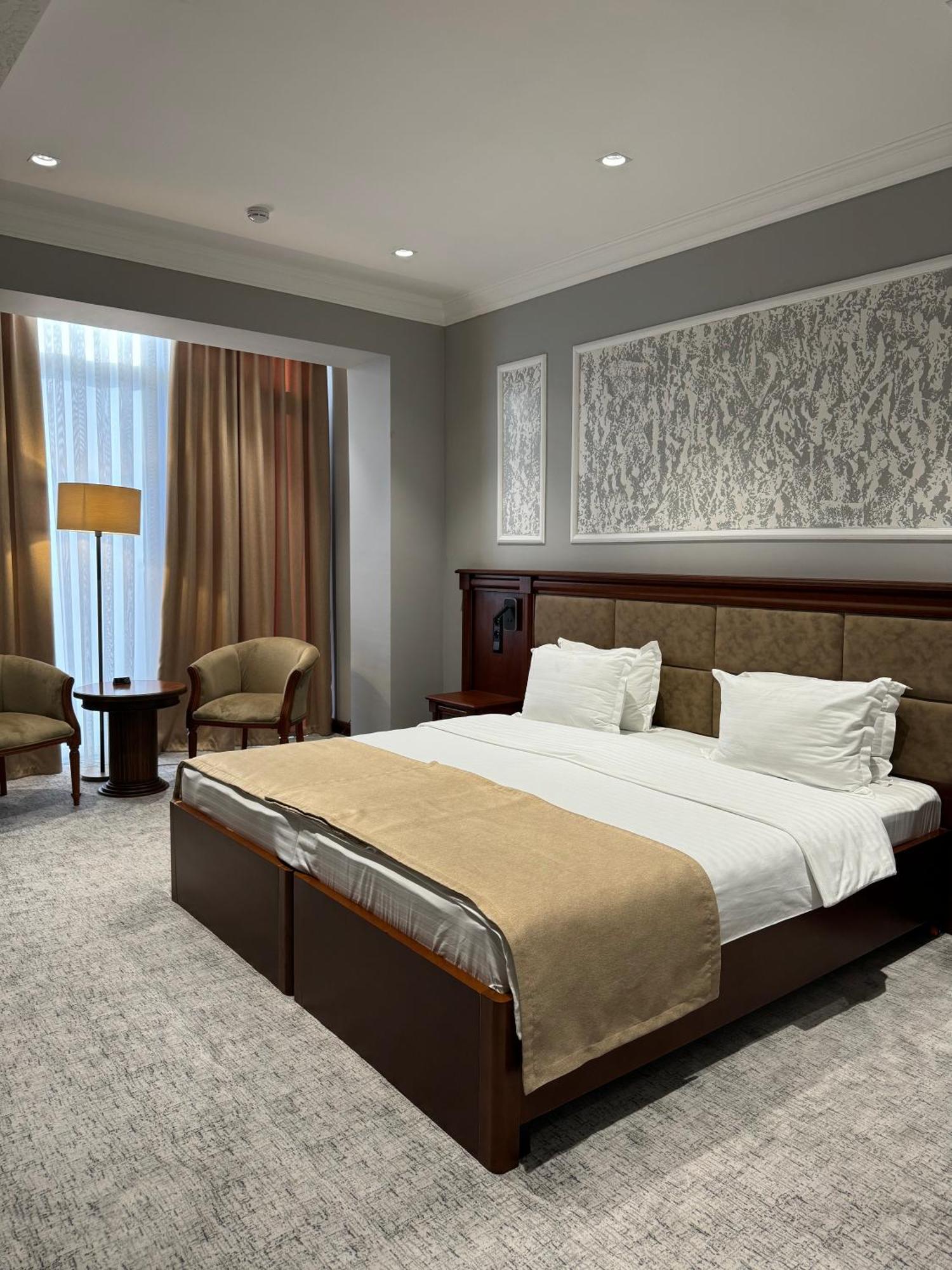 Mir Luxe Plaza Hotel Tashkent Exterior photo